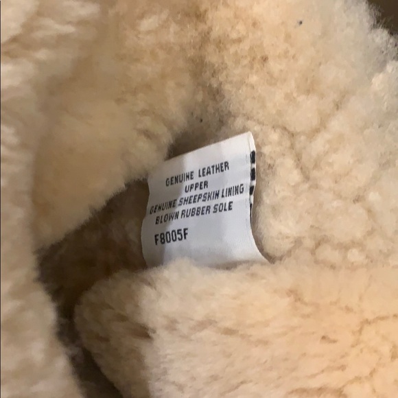 UGG BOOTS - TAN, SIZE 6 - Picture 5 of 5